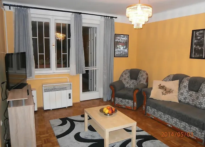Highland Apartment *